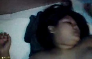 XXX روی صندلی چرم شیرین یک زن و شوهر از لحاظ فنی درگیر در جنس های مختلف. فقط نگاهی به آنچه شما می فیلم سینمایی سکی توانید انجام دهید به ظاهر استاندارد تکه دکور خانه