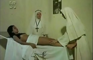 XXX این زن برهنه در یک چیز فیلمهای سکی خارجی مشترک - چکمه های سیاه و سفید