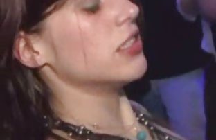 XXX سگ ماده خودش فعلم سکی در با به صورتی