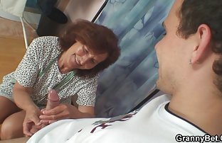 XXX بسته, هوسرانی در پارتی, شروع با یک فیلم سکی کامل زن کیردار