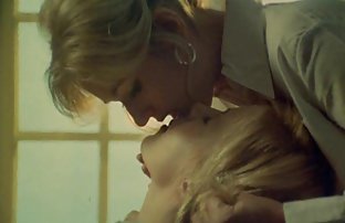 XXX حزب انجمن سکی در سال جدید یک و سه توپ برف