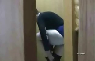 XXX بالغ ورزش ها کلیب سکی نشان داد بدن او را کشیده و به اپراتور