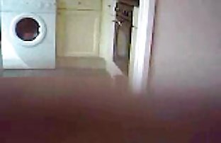 XXX سگ ماده, مانند وسواس و معصوم گربه فیلم سکی کردی
