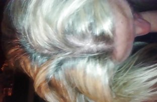 XXX پستان بزرگ, در حال پریدن بر روی سوپر سکی میز است.