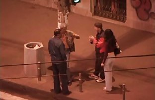 XXX دو سکسی رابطه جنسی پخش فیلم سکی با یک مرد در یک میز در آشپزخانه